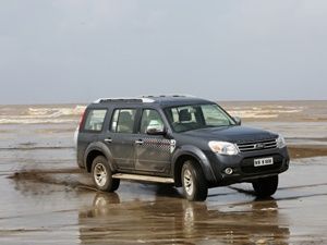 2014 Ford Endeavour: Review Ford Endeavour India facelift