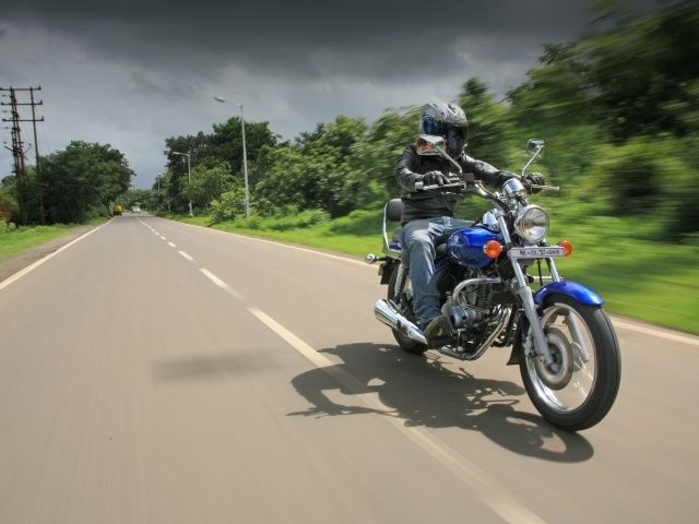 Bajaj Avenger 220 DTSi
