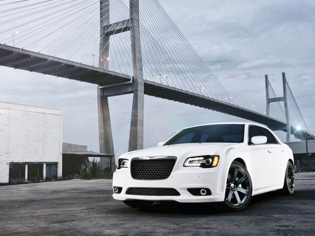 Chrysler 300 Srt8 Convertible. Chrysler 300 SRT8: High