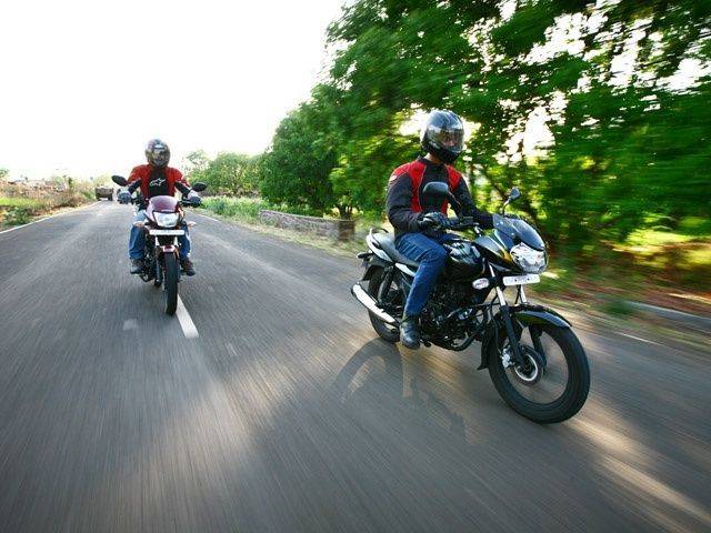 Bajaj discover 125 dtsi vs honda shine #6