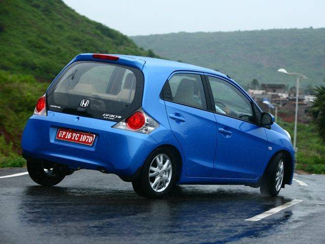 Honda brio hyundai i10 #2