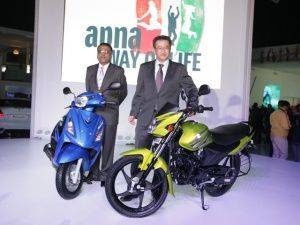 Suzuki Motorcycles at the 2012 Auto Expo