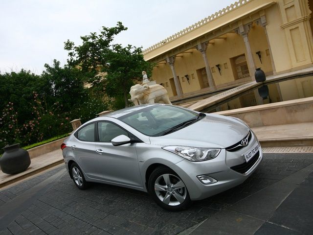 Hyundai Elantra 2012 : ZigWheels First Drive Pics! | Elantra Forum