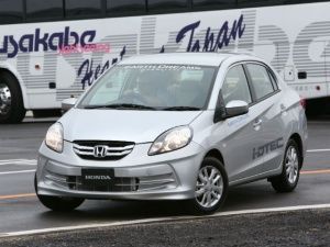 Honda Amaze : ZigWheels Exclusive First Drive Pics! Honda Amaze