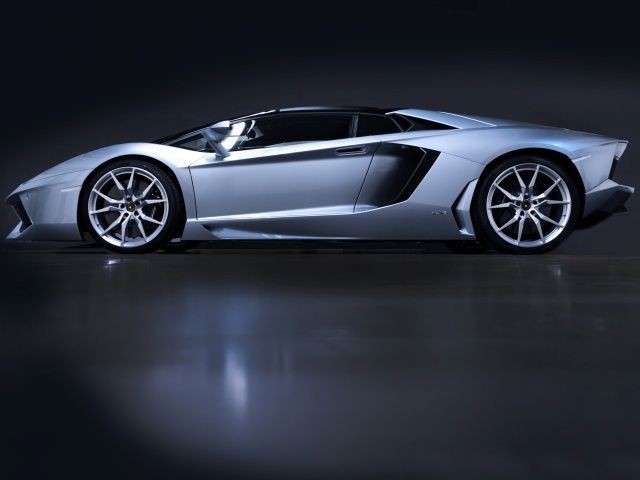 Lamborghini Aventador Roadster