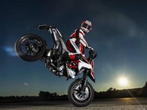 Nicky Hayden on the Ducati Hypermotard SP Nicky Hayden on the Ducati Hypermotard SP