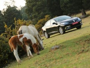 2014 Renault Fluence Facelift Review: Gallery 2014 Renault Fluence front static