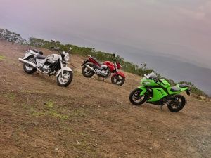 Hyosung Aquila 250 vs Kawasaki Ninja 300 vs Suzuki Inazuma: Review Photo Gallery