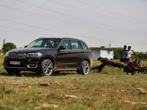2014 BMW X5 xDrive 30d Review: Gallery 2014 BMW X5 front static