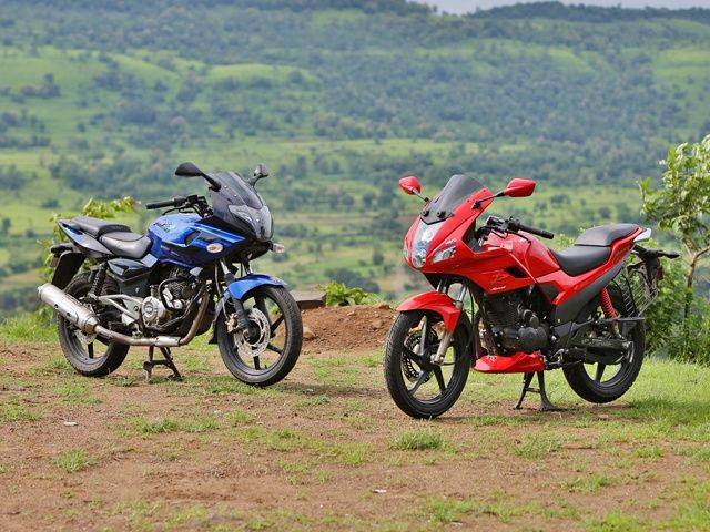 Hero honda karizma r vs bajaj pulsar 220 #2