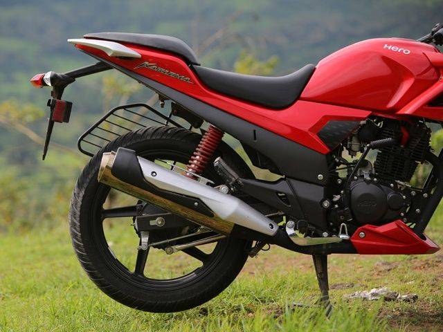 Hero honda karizma r vs bajaj pulsar 220 #7