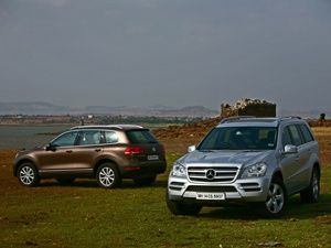 Mercedes-Benz GL350 vs Volkswagen Touareg Mercedes-Benz GL350 vs Volkswagen Touareg