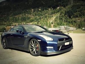 Nissan GT-R vs Orion Swiss Hunter Nissan GT-R vs Orion Swiss Hunter
