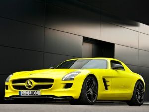 Shining bright: Mercedes-Benz Shining bright: Mercedes-Benz