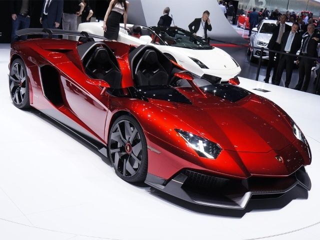  of what Automobili Lamborghini does best, make sensational automobiles