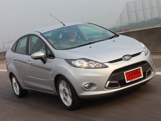 How much does a 2011 ford fiesta weight #2